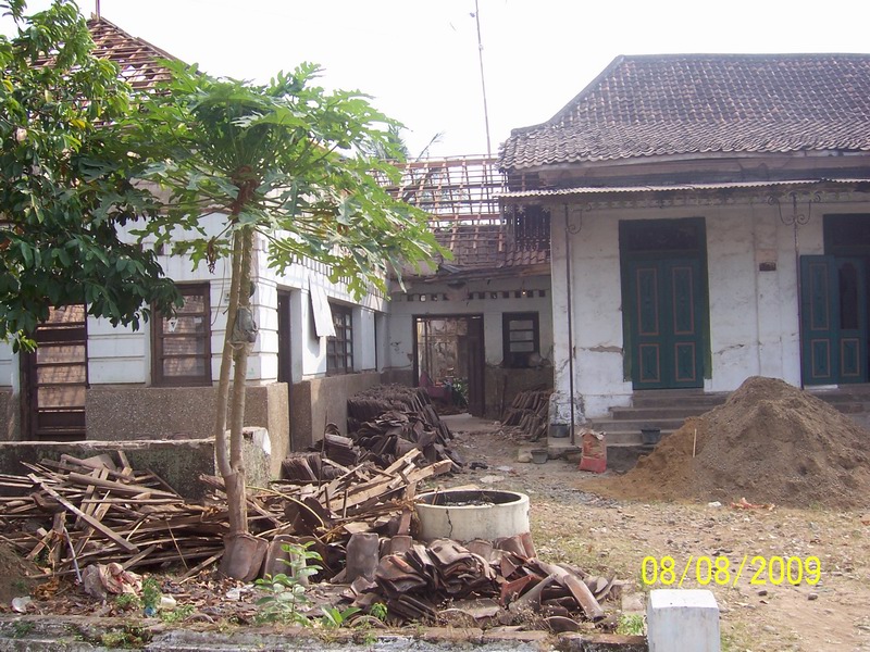 Tampak Depan [2] Sebelum Renovasi Rumah Kuno Jaman Londo di Kertijayan Pekalongan